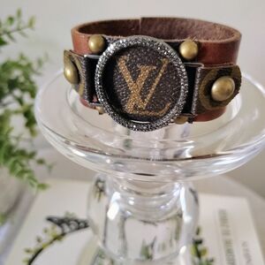 Handmade 'LV' Leather Bracelet w/Rhinestone & Brass Accents, 8"(7" between snap)